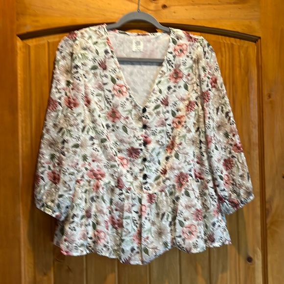Gauzy flowered top - Picture 1 of 5